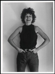 Portretfoto van Mieke Geuzebroek, fotografe en vertaalster Italiaans 1987