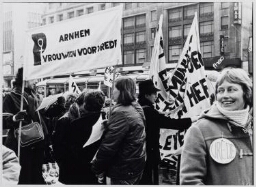 Demonstratie met als thema: 'Stop the arms race' 1983