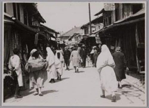 Straatbeeld van Bascarsija markt in Sarajevo 193?