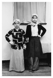 Twee Turkse meisjes. 1979