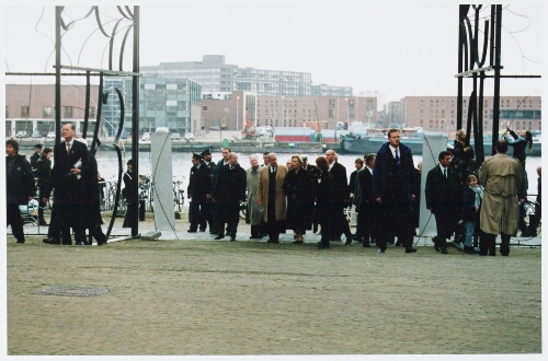 Bezoek Belgische koninklijke familie aan KNSM-eiland in Amsterdam 2000