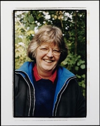 Elsbeth van Lohuizen als vrijwilligster bij Nationaal Monument Kamp Vught 1999