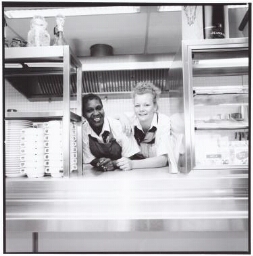Twee medewerkers van het cateringbedrijf van Hecke 1999