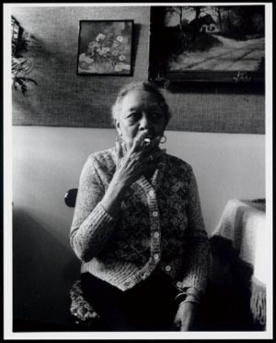 Portret van de moeder van de cabaratier Natascha Emanuels 1987