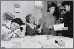 Voorportaalproject voor leerplichtige Islamitische meisjes in Rotterdam, onderdeel van sociale vernieuwing 1991