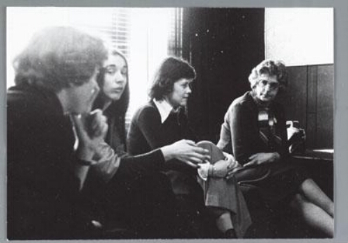Koffiedrinken, praatochtend georganiseerd door MVM 1976