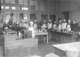 School voor Vrouwenarbeid, Laboratorium Keuken 1926