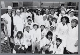 Actie van vrouwen werkzaam bij haringfabriek Ouwehand. 1990