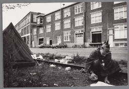 Een Engelse punker op de Levantkade (KNSM-eiland) in Amsterdam Oost 1989