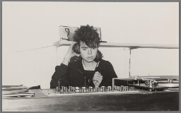 Sonja, discjockey tijdens feest t.g.v 1984