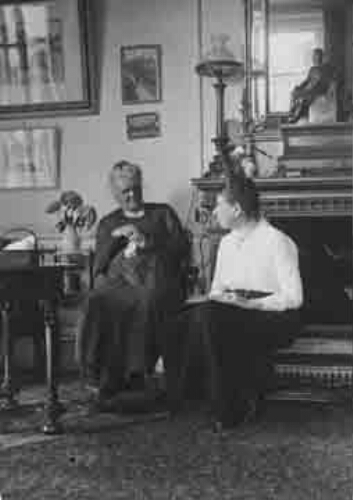 In zitkamer. 1920