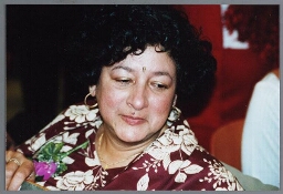 Tara Oedayraj Singh Varma tijdens haar 50ste verjaardag. 1998