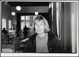 Portret van Joke van Vlijmen in Gemeentearchief Amsterdam 1998