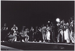 Optreden tijdens het vrouwenfestival. 1980