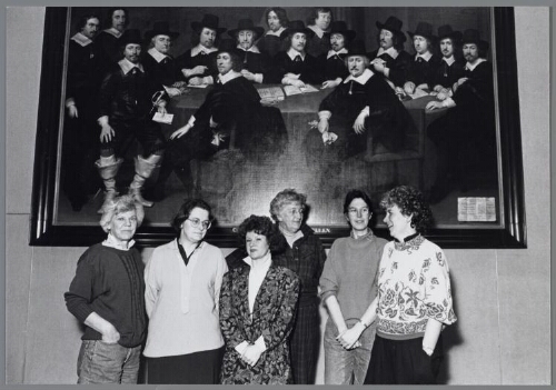 Positieve actie in de PvdA, zeven vrouwelijke raadsleden in de gemeente Den Haag (één lid ontbreekt op de foto) 1989