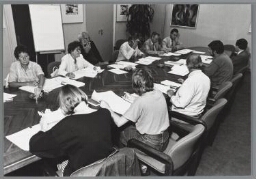 Vergadering van de Haagse Adviescommissie voor de Volwassenen-eductie. 1986