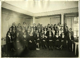 Op de achterkant staat 'Jaarvergadering 1932 Amersfoort Internationale school voor Wijsbegeerte 1932'