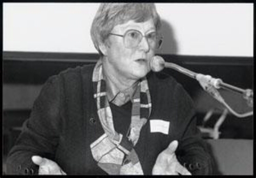 Griet Veenman tijdens een bijeenkomst georganiseerd door de Emancipatieraad, naar aanleiding van het advies 'Nationaal Milieubeleidsplan en emancipatie' 1991