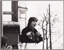 Lin Pugh tijdens de vrouwenstaking tegen de abortuswet 1981