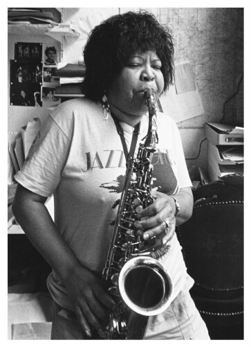 De Amerikaanse jazz- en bluessaxofoniste/zangeres Rosa King (VS, 1939) leerde zichzelf gitaar en saxofoon spelen,  kwam in 1970 in Amsterdam wonen en richtte daar met bassist Rainer Black de band 'Rosa KIng & Upside Down' op. 1987