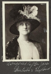 Portret van Margaret Sefton Jones, Australia & England 1925