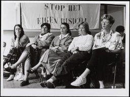 Oprichtingsbijeenkomst van 'Vrouwen blijven eisen' op 21 juni 1987 in het Vrouwenhuis te Amsterdam 1987