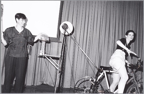 Optreden tijdens de presentatie van het eerste nr van 'Elektra' in het technologisch museum. 1994