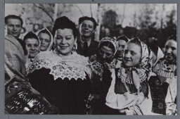 Serie Russische briefkaarten met portretten van zangeres Maksakova, Maria Petrovna. 1940?