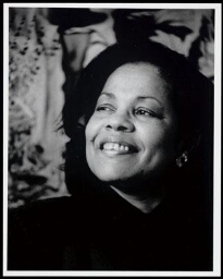 Agnes Samuel, voorzitster van de Landelijke Federatie Surinaamse Vrouwenzaken en actief PvdA-lid 1994
