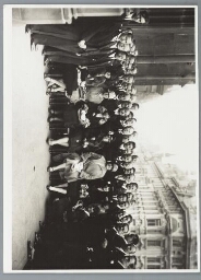 Groepsportret van de deelnemers aan de Economische Conferentie bijeengeroepen door de Volkenbond 1928