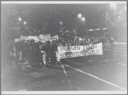 Demonstratie tijdens Heksennacht.' Vrouwen tegen seksueel geweld', 'vrouwen eisen de. 1978