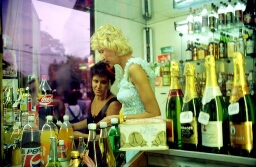 Vrouwen in kiosk op het station van Odessa 1995