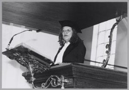 De oratie van Gloria Wekker, de eerste Nederlandse hoogleraar Vrouwenstudies gender en etniciteit aan de Universiteit faculteit Letteren. 2002