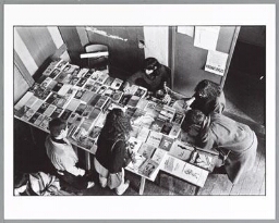 Een uitstalling van vrouwenboeken in het Vrouwenhuis van Delft ter gelegenheid van Internationale Vrouwendag 1979
