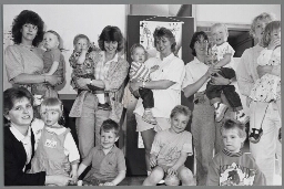 Moedergroep activiteit in buurtcentrum 1990