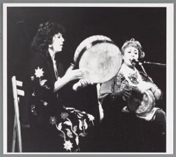 Marokkaanse vrouwenband uit Antwerpen viert 8 maart. 1988