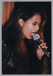Ruth Haumahu, Molukse zangeres, tijdens de Zamicasa (inloopcafé van Zami) met als thema Indonesië 1998
