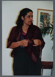 Optreden van Iraanse actrice Souza  Rezai. 2001