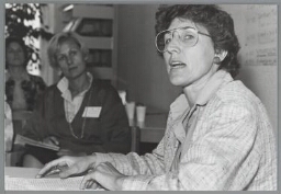 Gerdien Tober, inleidster op de studiedag 'Herverdeling'. 1986