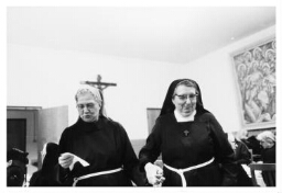Twee zusters Clarissen Coletinen tijdens het feest van st 1982
