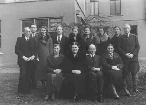 Johanna Westerdijk zittend tweede van links 1937