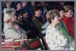 Bestuursleden van het Emancipatiebureau Gelderland bij de viering van het 10-jarig bestaan. 1996