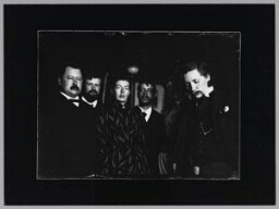 Willem Versluys, Hein Boeken, Annette Versluys Poelman, Charles van Deventer, Willem Kloos begin jaren '90  (volgorde van links naar rechts)