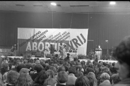 Manifestatie van Wij Vrouwen Eisen - Abortus Vrij - serie van 81 digitale foto's op 18-11-1978