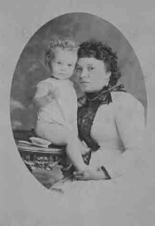 Nellie van Kol met haar dochter Lili als baby. 1887