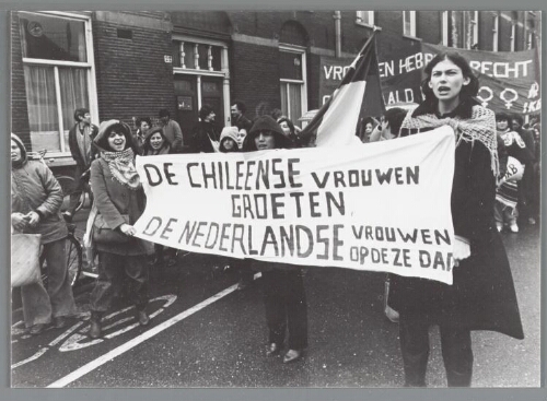 Demonstratie tijdens de viering van internationale vrouwendag 1981