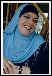 Portret van Pé Mullenders, socioloog, onderzoeker, bestuurslid en eindredacteur van het maandblad van Al Nisa 2005