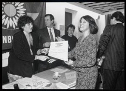 Afsluiting van de aktie van Vrouwenbond FNV 'Werkgevers gezocht', Nieuwspoort, Den Haag. 1990