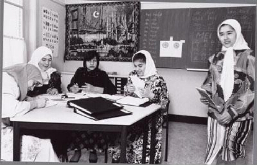 Meisjes bij Voorportaal Projekt voor Islamitische meisjes 1991