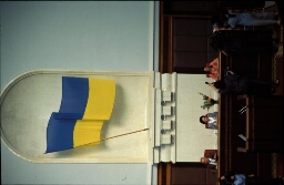 Nina Karpachova, parlementslid, spreekt het parlementslid toe in de Oekraïne tijdens bezoek van de treinreizigsters naar Beijing. 1995